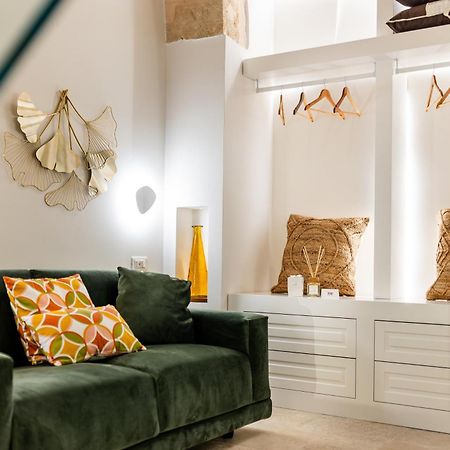 Old Court Luxury Suite&Spa By Monholiday Монополи Екстериор снимка