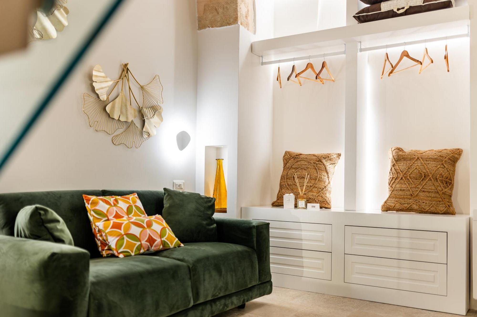 Old Court Luxury Suite&Spa By Monholiday Монополи Екстериор снимка